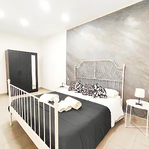  Casa vacanze Black & White Italia